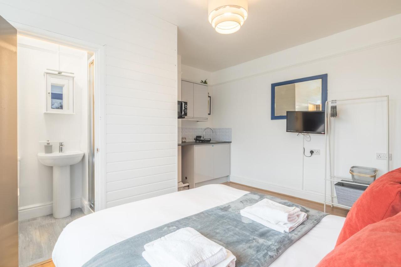Private Room 4 With Kitchenette By Cb Stays No Minimum Stays CBG Exterior foto